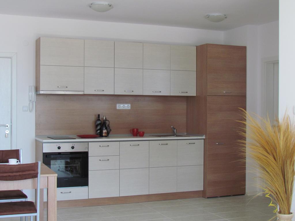 Ganozliev'S Apartments In Kavatsi Area Sozopol Room photo